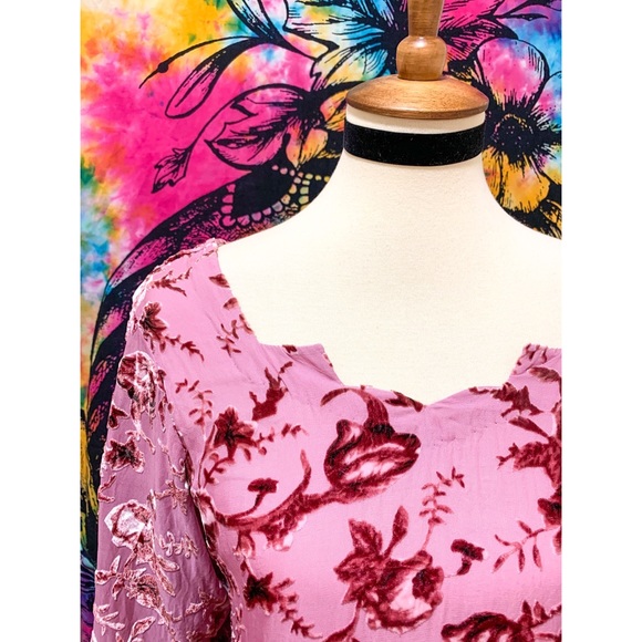 🌈 Beautiful velvet rose tunic - Picture 1 of 11